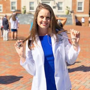 Meet your Posher, Julia